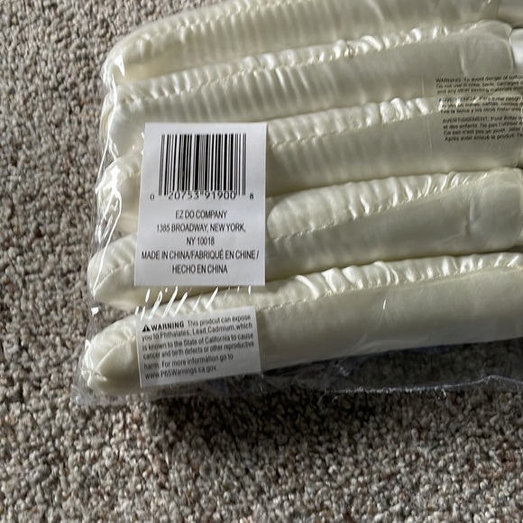 Brand new in package cream color satin hangers. Pack of 5 have multiple packs - Picture 4 of 4